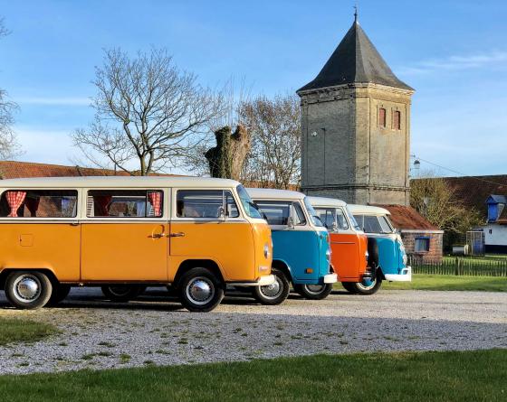 Combi VW pigeonnier cour Ferme Abbaye Clairmarais